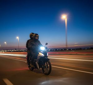 سواری با موتور کاب